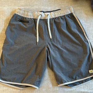 VUORI, Men’s Size Medium Athletic Shorts